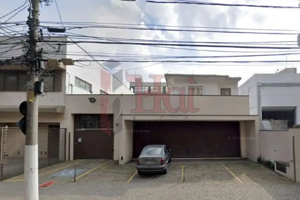 Fachada do imóvel na Rua Padre Carvalho — Pinheiros